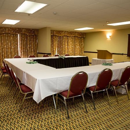 Ramada Plaza Rochester Airport Exterior photo