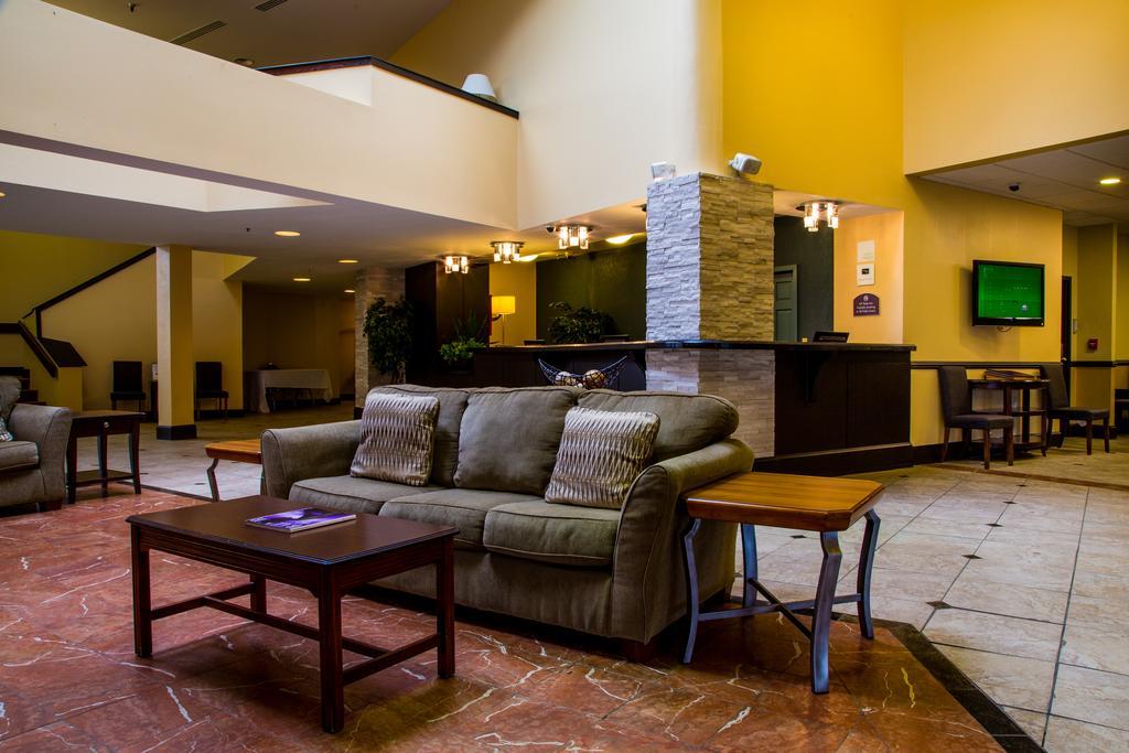 Ramada Plaza Rochester Airport Exterior photo