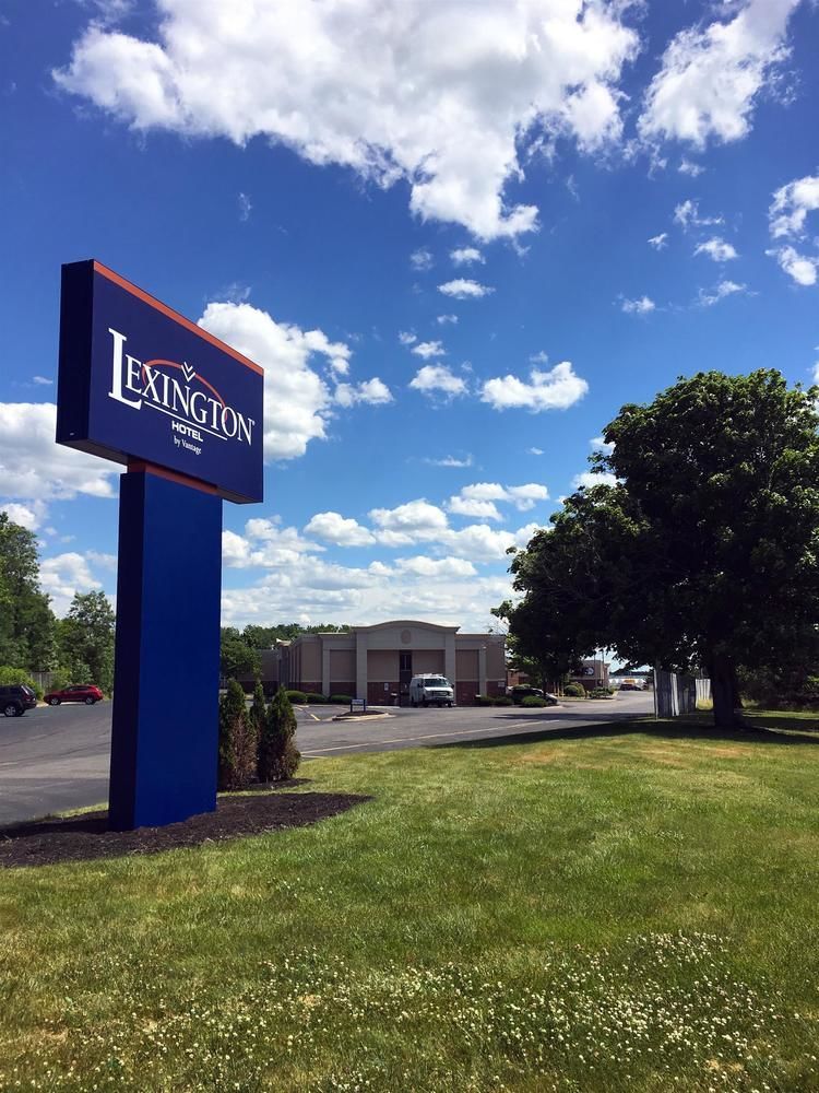 Ramada Plaza Rochester Airport Exterior photo